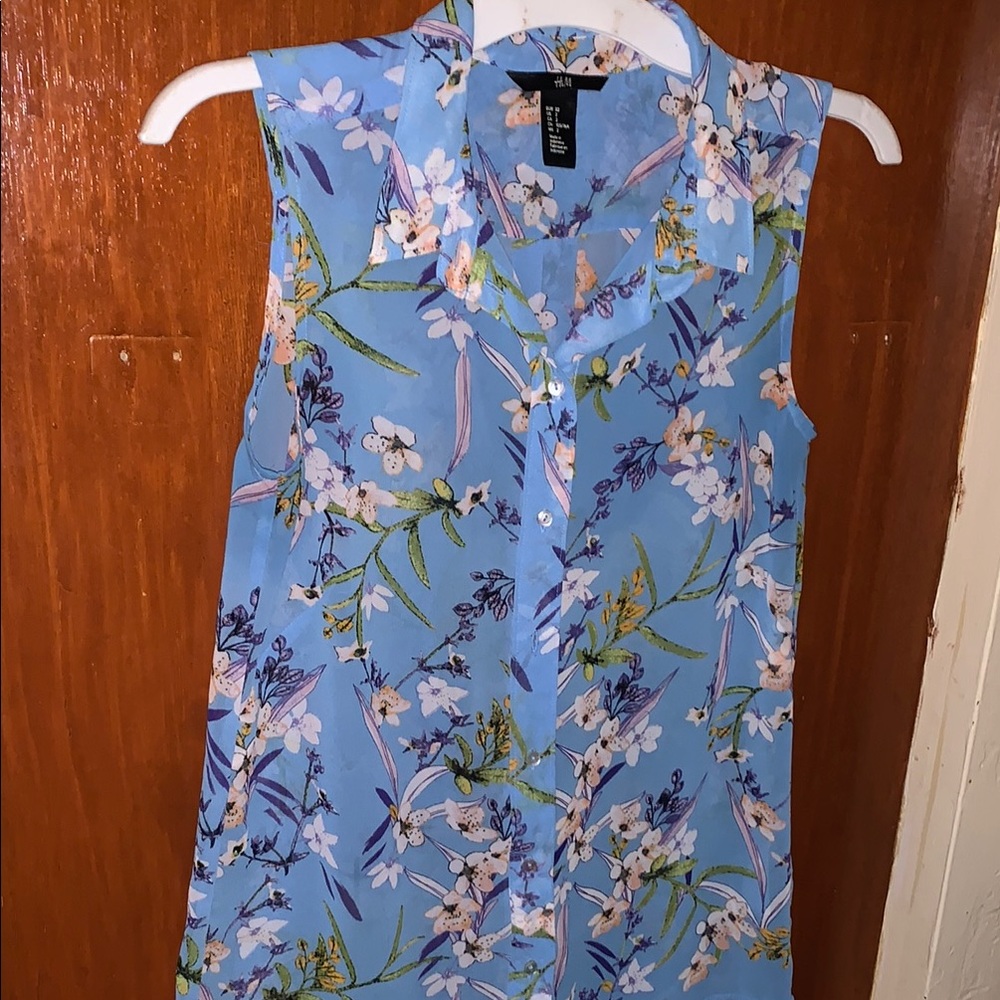 H&M Blue Buttoned Notched Collar Blouse